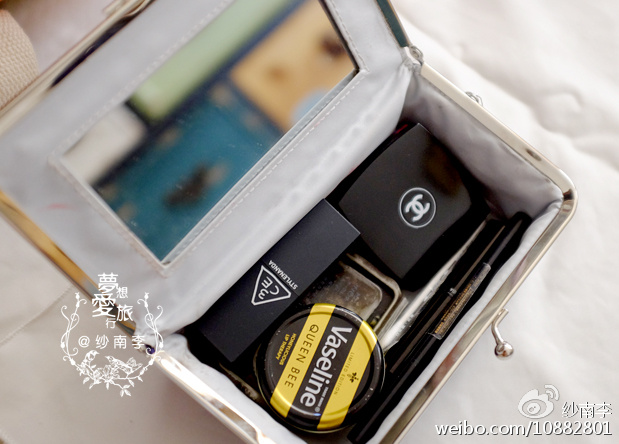 把名牌包包扔掉,杂牌包包扔掉