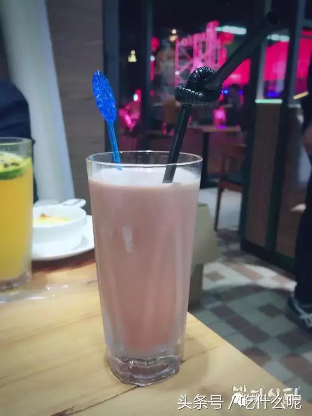 美食探店之钵钵鸡,特色美食探店披萨