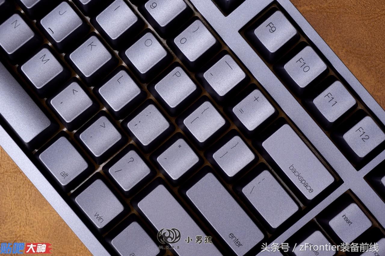 硬糖机械键盘classic评测,雷迦机械键盘评测