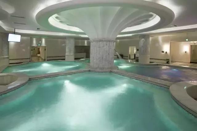 去哪儿泡温泉才是你的最爱,天冷来这里泡温泉最幸福