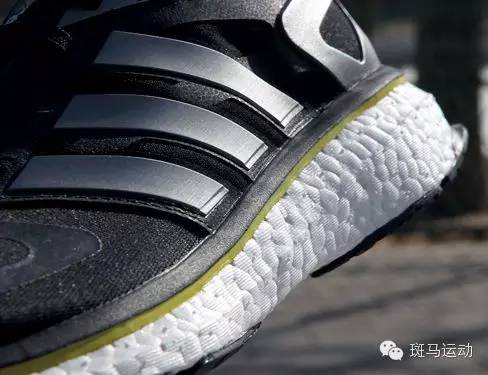 这是一双专为女性设计的跑鞋，男人看了会嫉妒