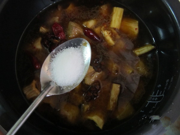 牛肉的家常做法,笋干烧肉的家常做法