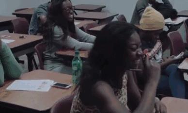 哈佛大学的精英，非要住垃圾箱！嘲笑他的人现在都服了