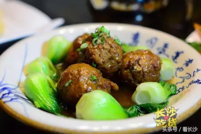 这些店明明能够拼颜值，却一言不合就开始拼菜品