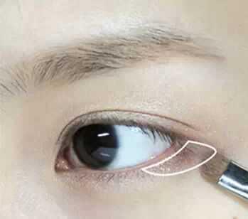 淡妆初学者必学的10个技巧,淡妆教程日常淡妆图片