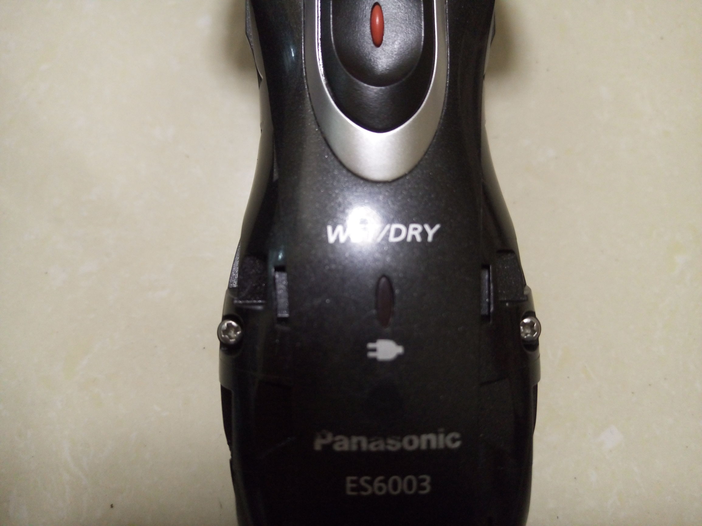 松下电动剃须刀怎样拆解修理,松下剃须刀es4027换电池教程