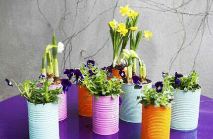 用完的奶粉罐能够做成小凳子,宝宝的奶粉罐用完了要怎么做手工