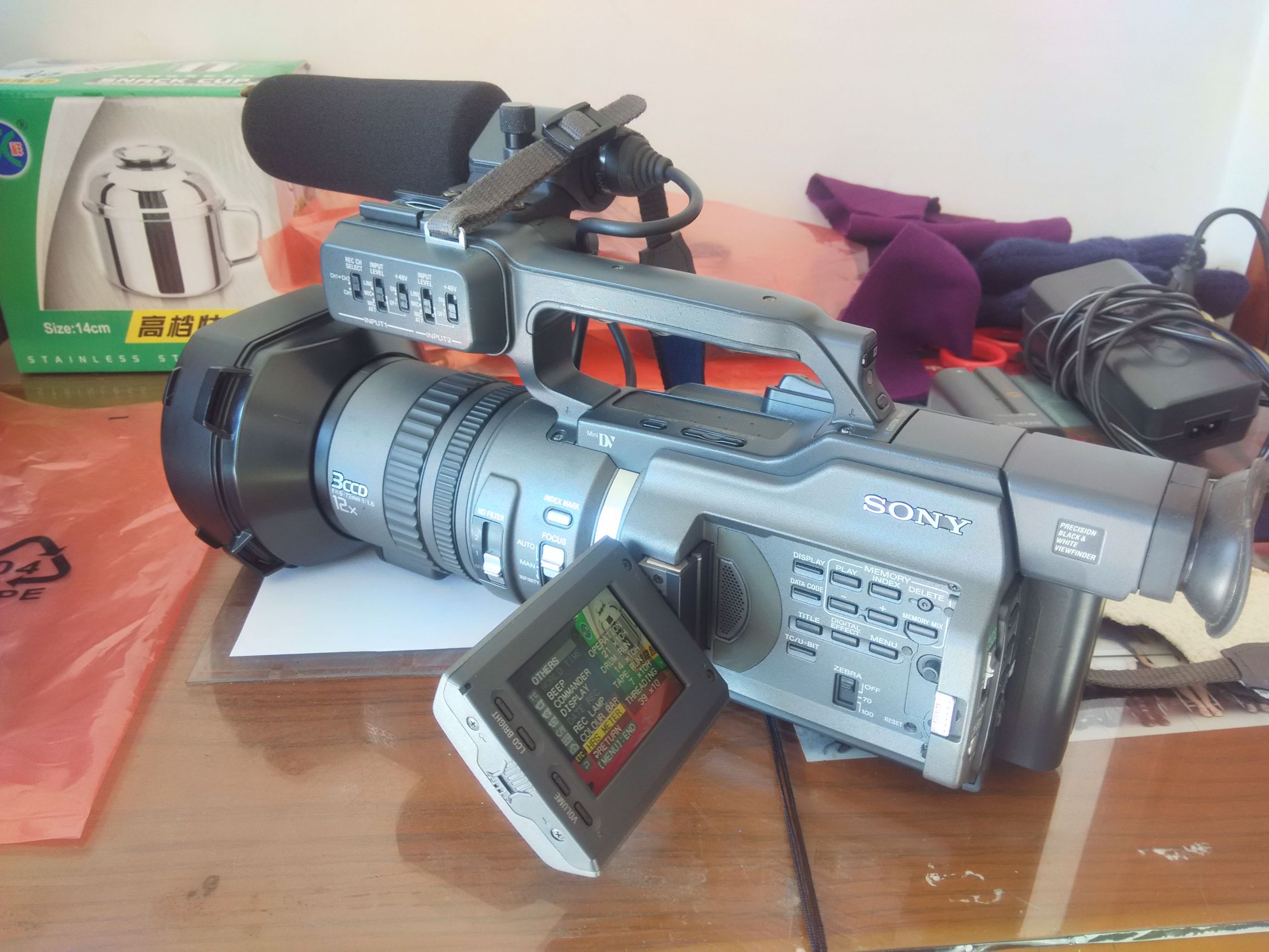 索尼wic600n怎么更换电池,索尼mw600更换电池视频