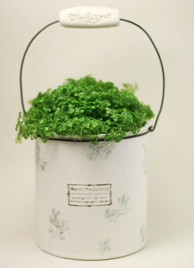 用完的奶粉罐能够做成小凳子,宝宝的奶粉罐用完了要怎么做手工