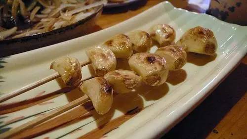 感冒咳嗽小妙招葱白加大蒜,感冒咳嗽只需一粒大蒜简单又实用