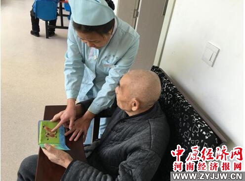 老人不理解儿女总是无理取闹,老人无理取闹做儿女的应如何对待