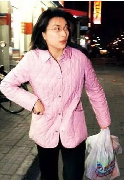 郭晶晶霍启刚逛超市视频,霍启刚郭晶晶逛街买菜