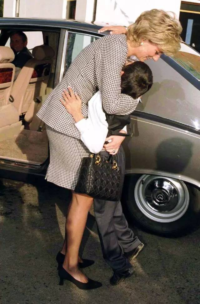 这个包，不仅是白富美的必备，本身还是一位“大艺术家”