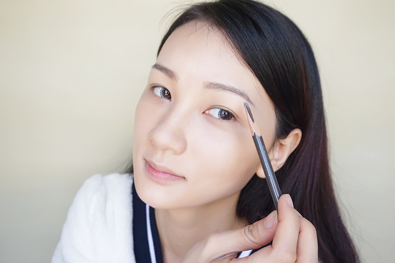 厌倦一成不变？这个圣诞要做最亮眼的少女！