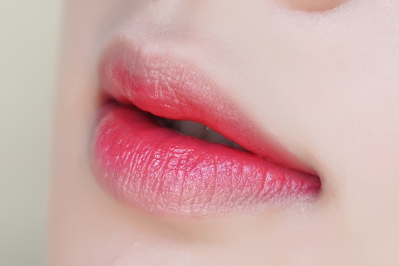 厌倦一成不变？这个圣诞要做最亮眼的少女！