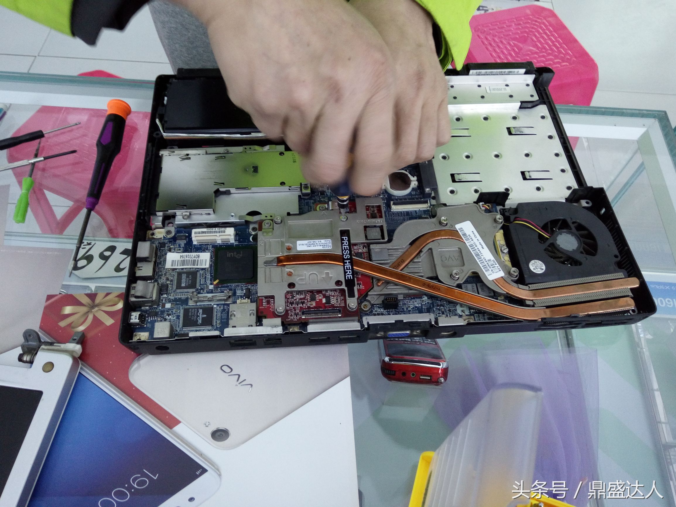 拆装一台旧电脑,戴尔老电脑拆卸
