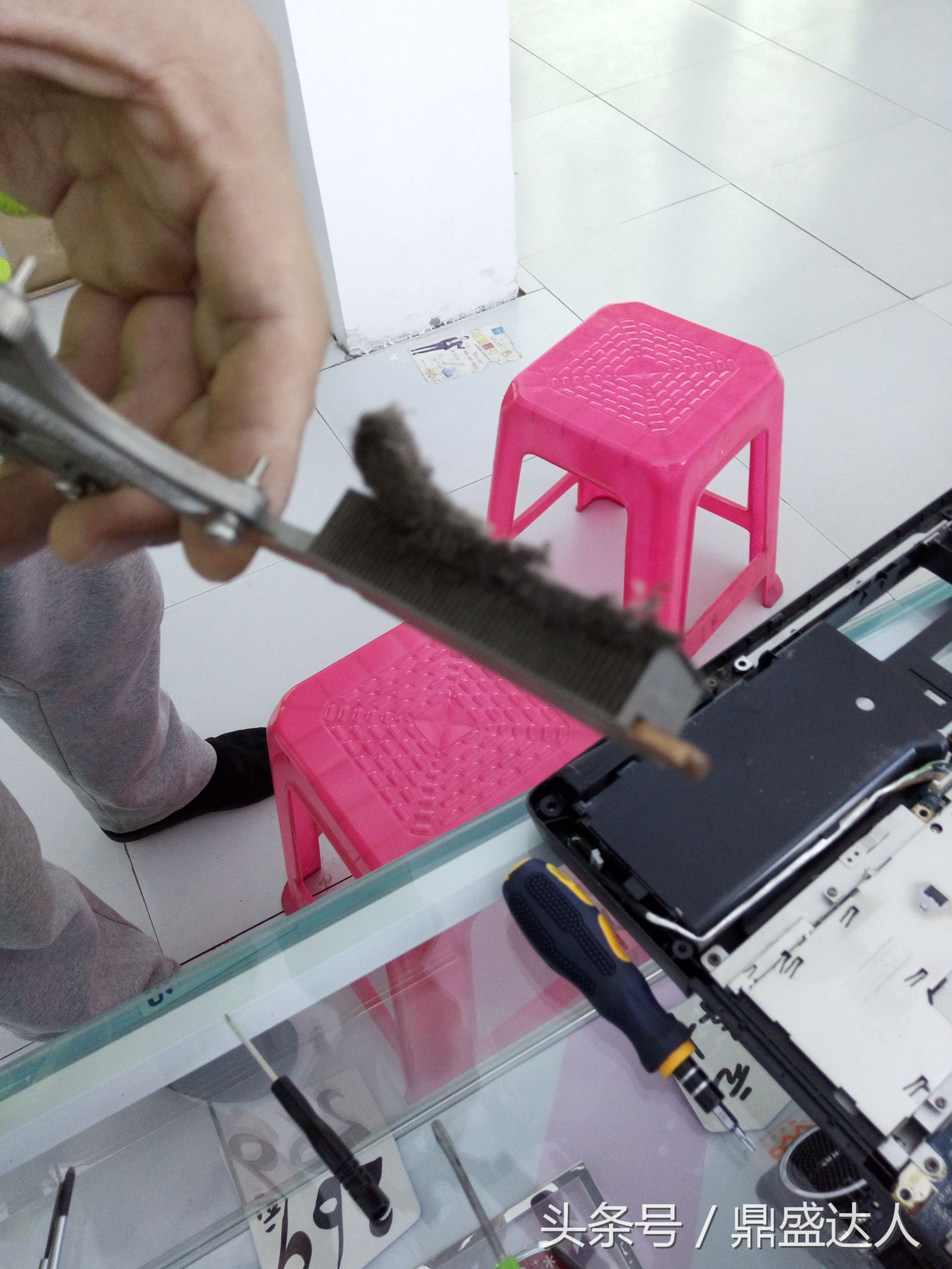 拆装一台旧电脑,戴尔老电脑拆卸