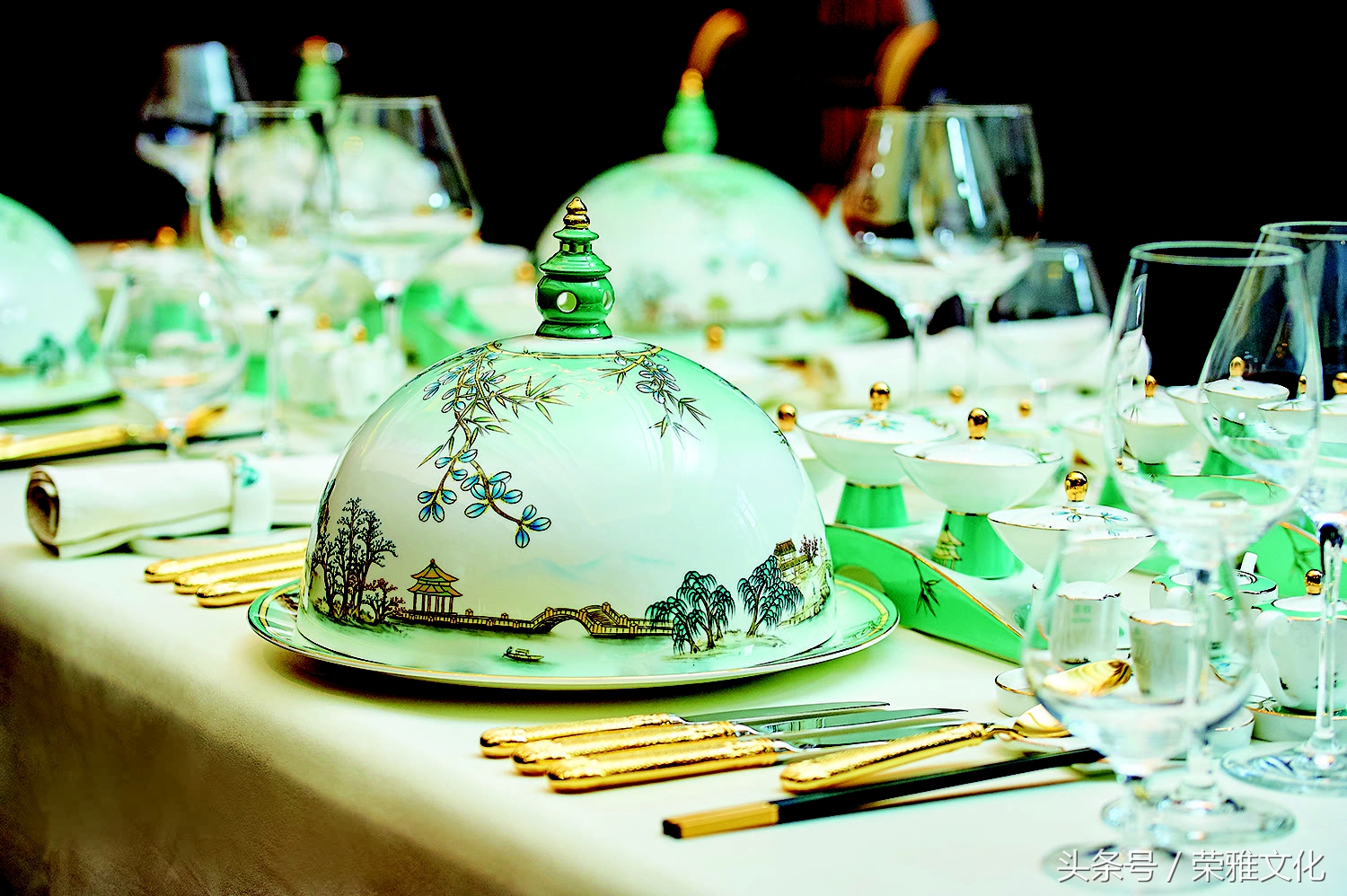 不要在拿超市5块钱一个的瓷器跟国外的高档瓷器比了……