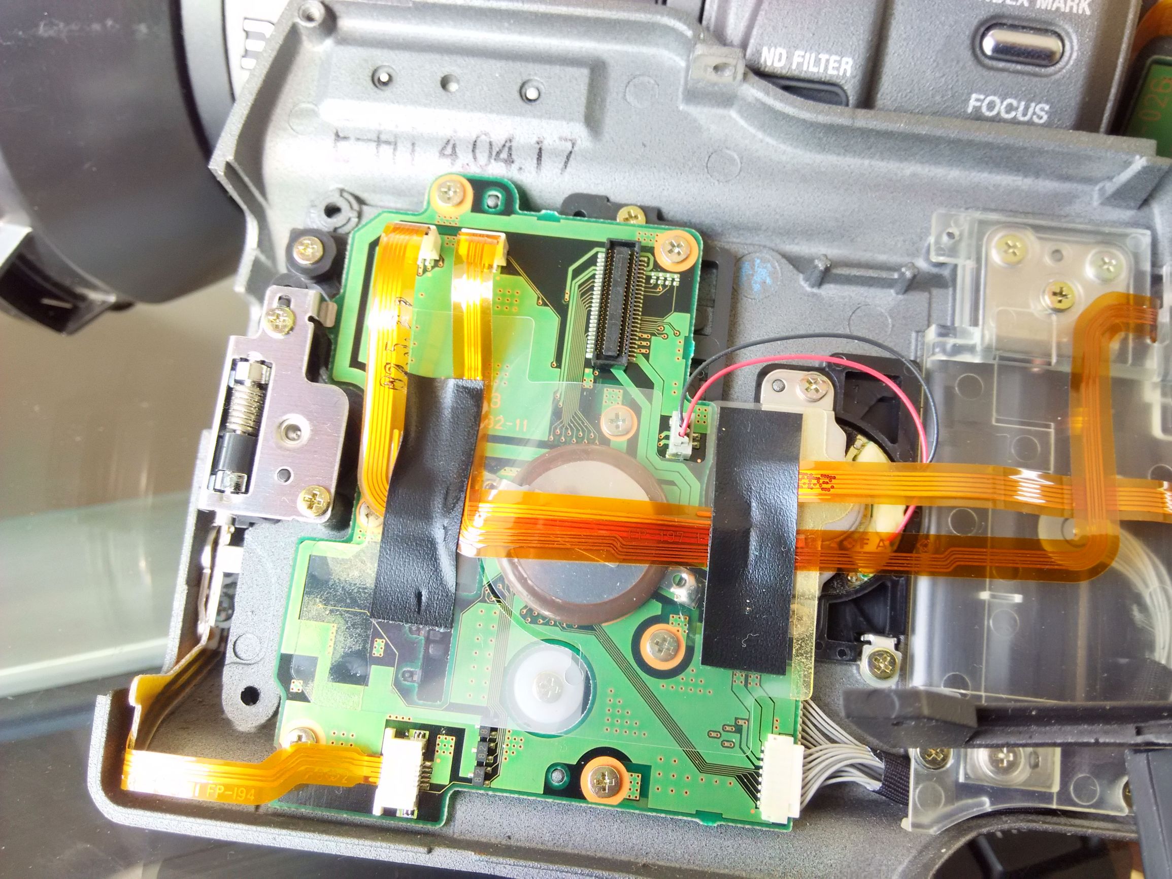 索尼wic600n怎么更换电池,索尼mw600更换电池视频