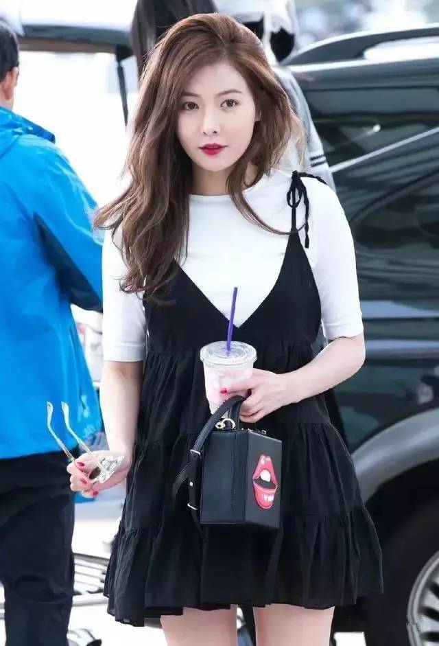 杨幂刘雯等人纷纷终止合作,杨幂刘雯新款包