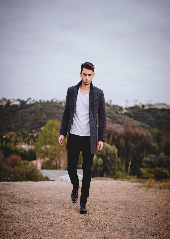 小脚裤冬天不想露脚踝的穿搭,如何在冬天从容不迫地露脚踝