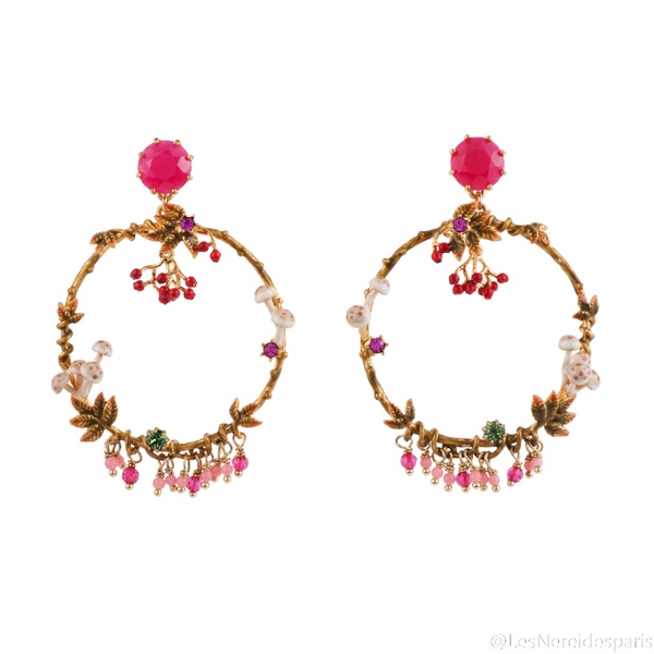 40岁女人合适佩戴什么首饰,二十几岁的女生戴什么首饰