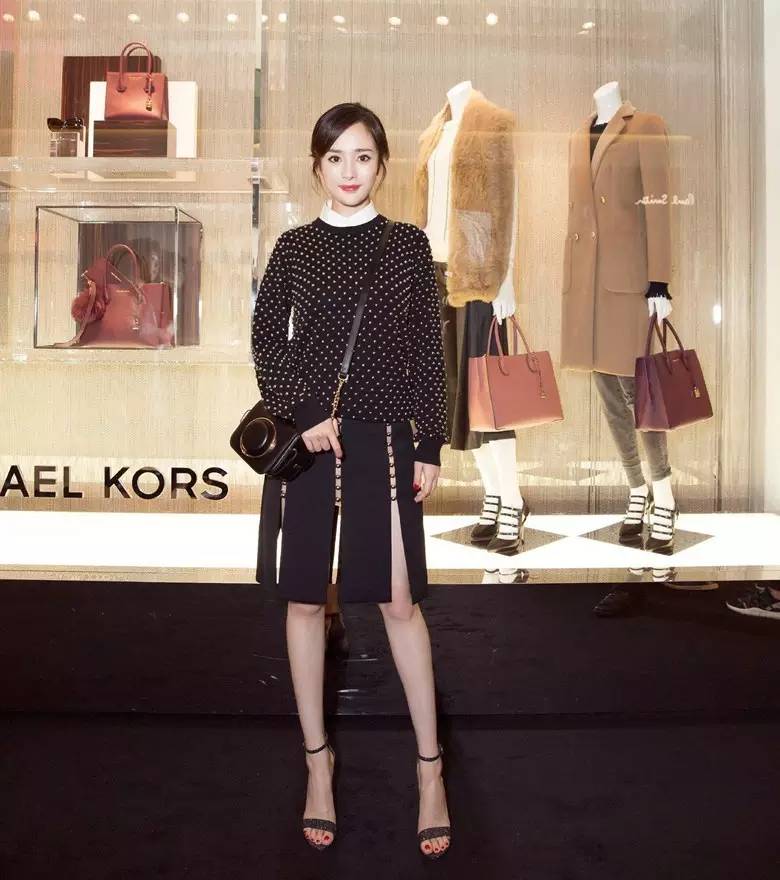 杨幂刘雯等人纷纷终止合作,杨幂刘雯新款包