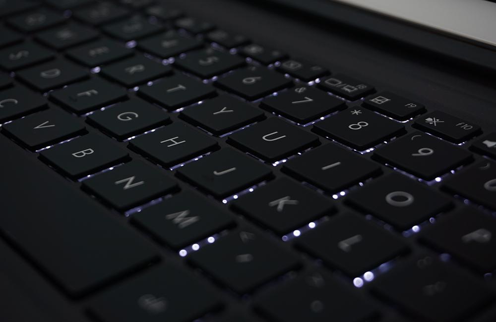 华硕灵焕3平板二合一,华硕灵焕3和pro版本的区别