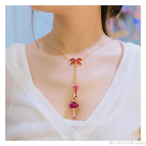 40岁女人合适佩戴什么首饰,二十几岁的女生戴什么首饰