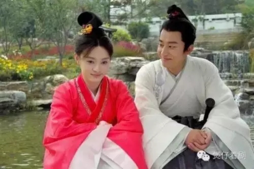 黄轩女朋友是谁呢,黄轩的女朋友是韩国人吗