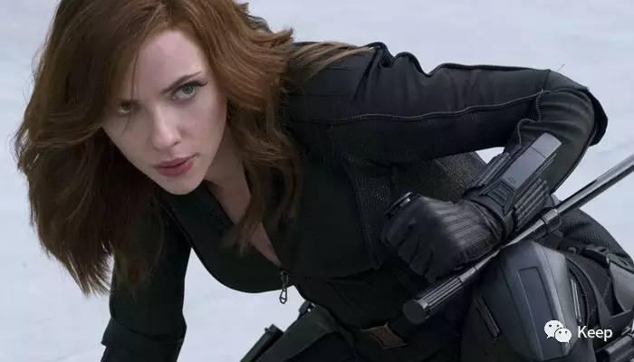 为了这些“C*杯罩**”，超级英雄们足足练了50年