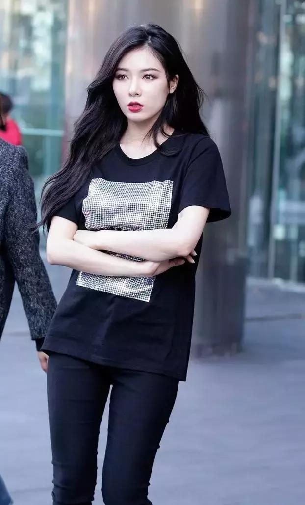 发型真的能够让脸看起来小一些嘛,合适大脸妹的减龄发型