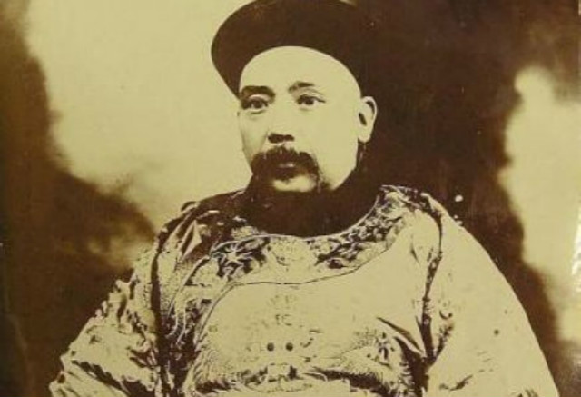 袁世凯为了当皇帝，不准女儿看娘家的灯，还把祖坟都刨了！