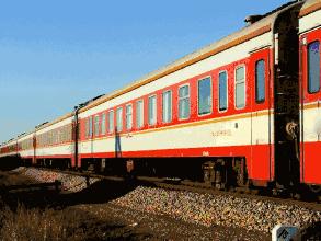 如果你在晚上12点买火车票,宁波火车站春节票现场能够买吗