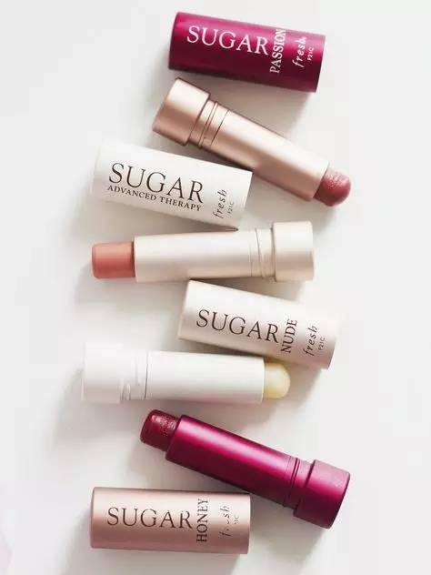 一年服下那么多唇膏，老板麻烦给我来根能吃的！