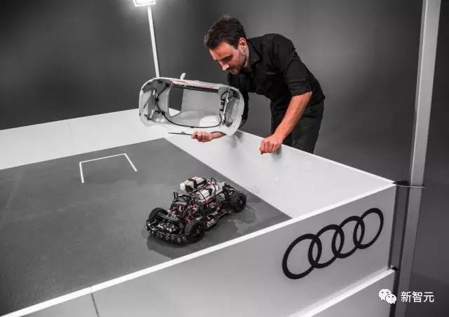 「智驾周刊」Google无人车月报：优待摩托车，全月零事故｜Uber收购Otto实为对赌