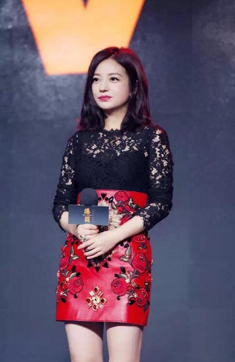 发型真的能够让脸看起来小一些嘛,合适大脸妹的减龄发型