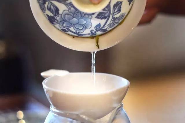 回甘生津喝茶的术语,品茶什么是生津回甘