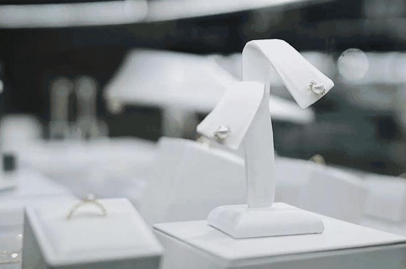 直男们有救了！这13家从未杭州亮相的新店，总有一款圣诞礼物，合适你的女神……