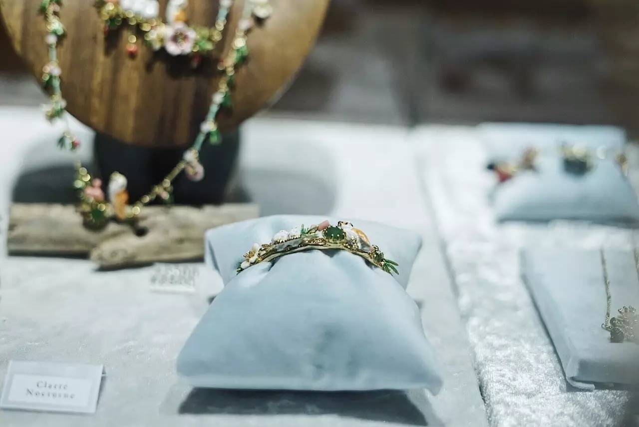 直男们有救了！这13家从未杭州亮相的新店，总有一款圣诞礼物，合适你的女神……