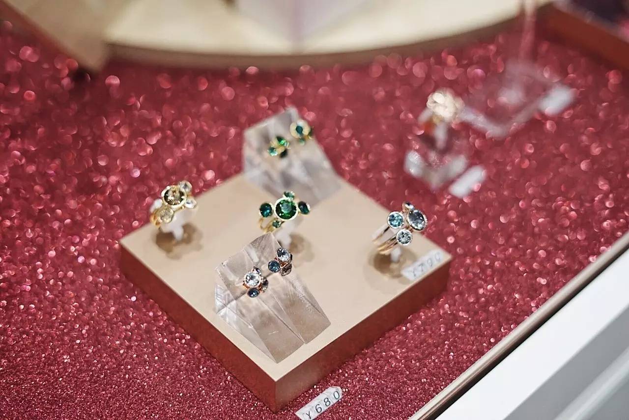 直男们有救了！这13家从未杭州亮相的新店，总有一款圣诞礼物，合适你的女神……