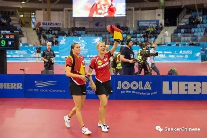 如私人订制般贴心精致的高品质体验，Leguano德国原装进口纯手工赤脚鞋祝大家圣诞快乐！新的一年从脚开始更加热爱生活！