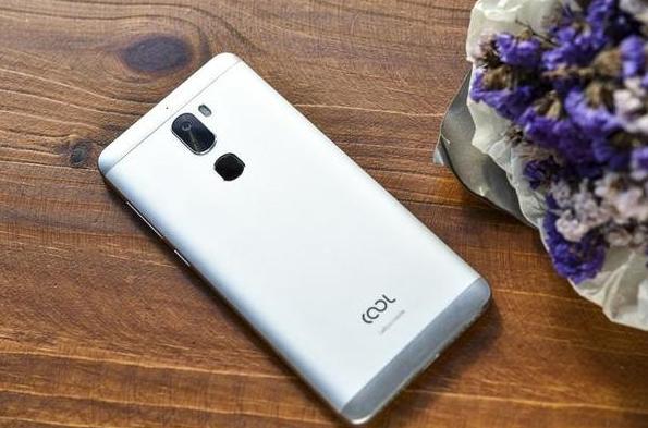 4060毫安+骁龙652+3G+32GB=899，最强千元机