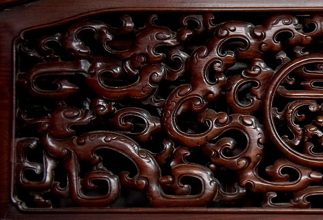 有人拿后海四合院换他这张床