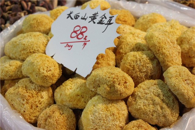 这两天来义乌的人能够出去吗,义乌这个地方值得外地人去吗