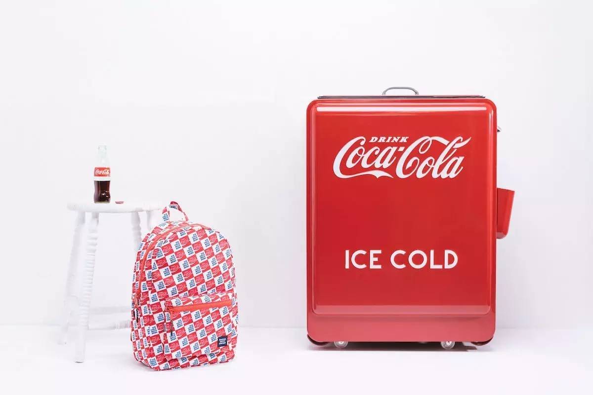 你穿“可乐”的样子真好看！细数Coca-Cola的那些聯名