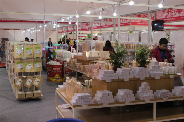 这两天来义乌的人能够出去吗,义乌这个地方值得外地人去吗