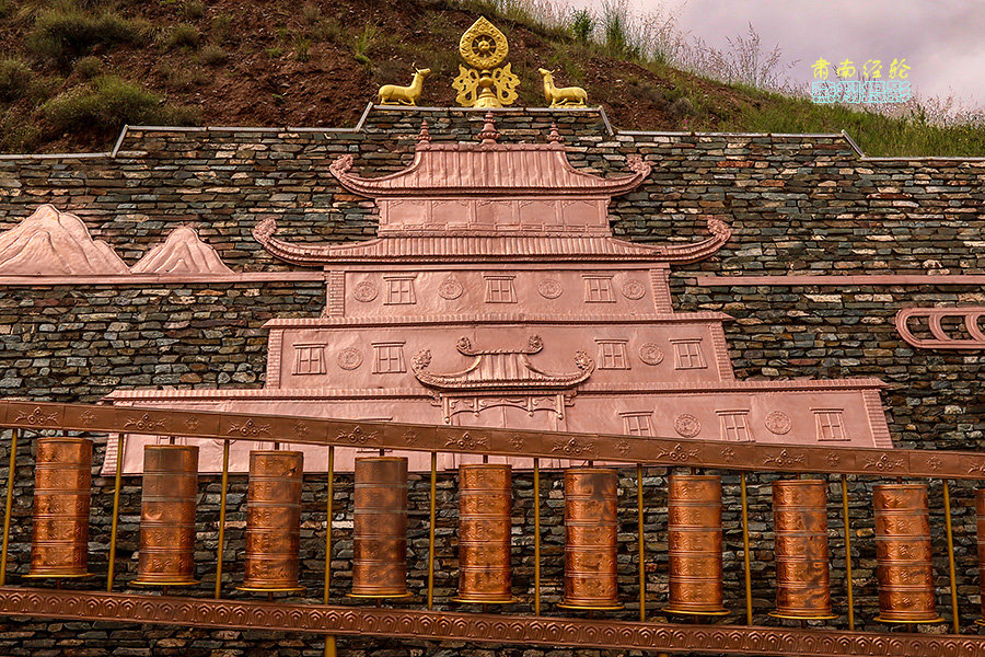 世界最大的转经轮图片,世界上最大的转经轮有什么寓意