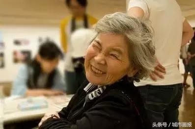 上班没精神？让日本新晋网红老奶奶帮你提提神！