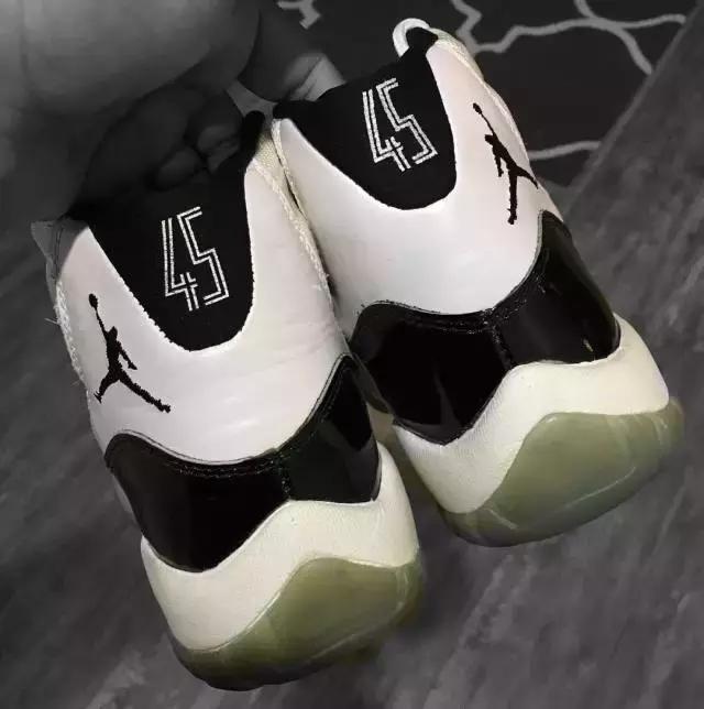 undefeated联名aj4复刻,近日aj4复刻